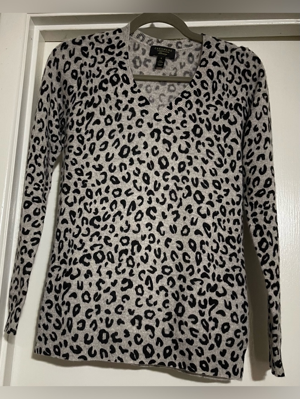 Charter Club Luxury Cashmere Pullover Sweater Womens V Neck Leopard Size Small